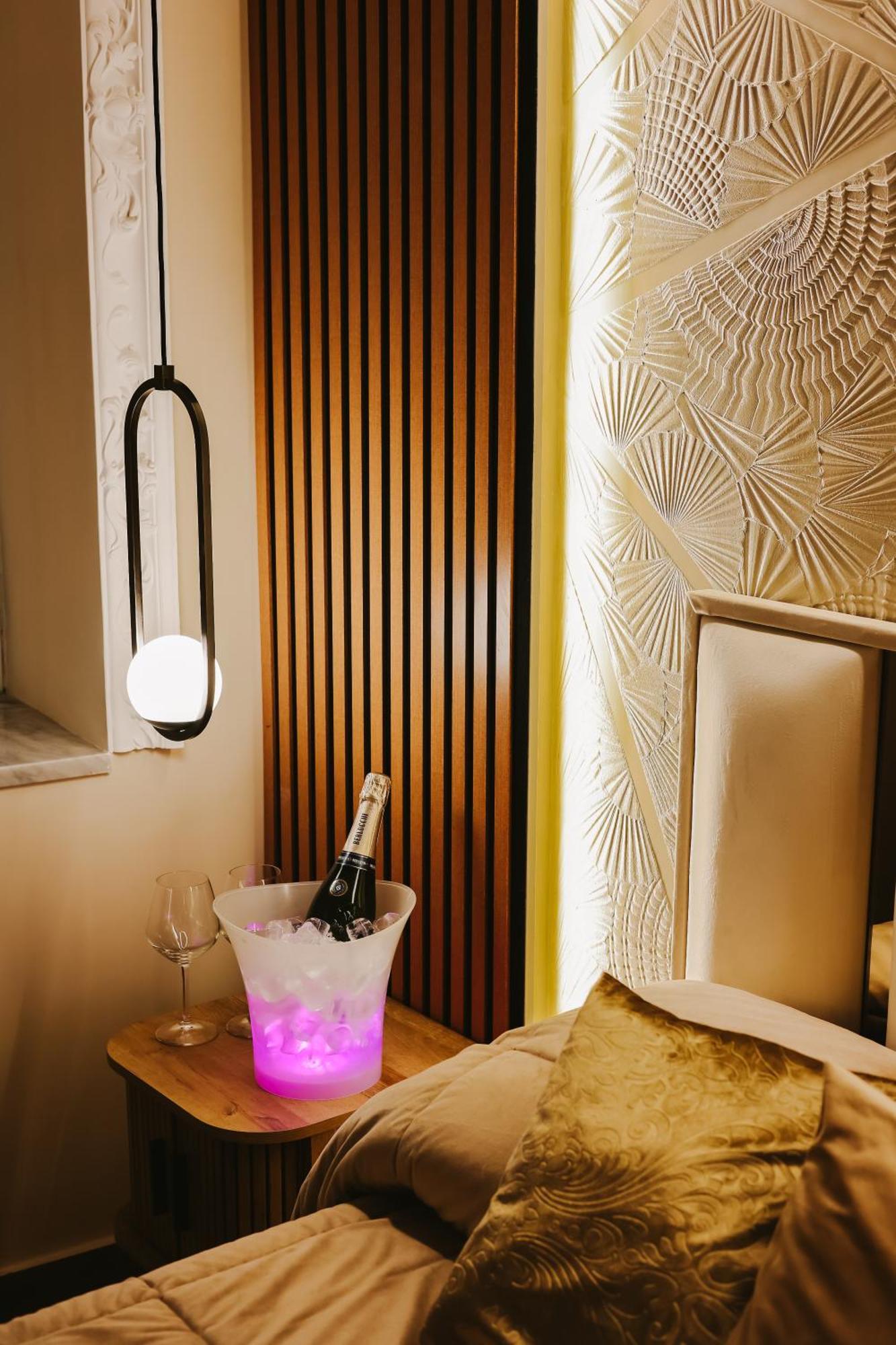 Casamira B&B Napoli Centrale Zewnętrze zdjęcie