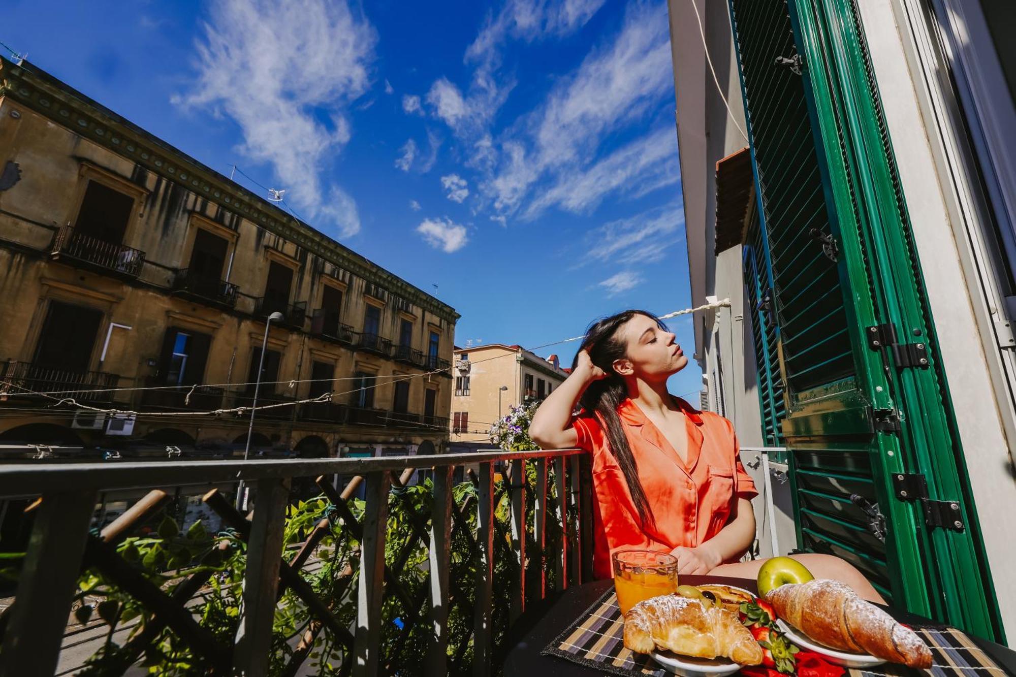 Casamira B&B Napoli Centrale Zewnętrze zdjęcie